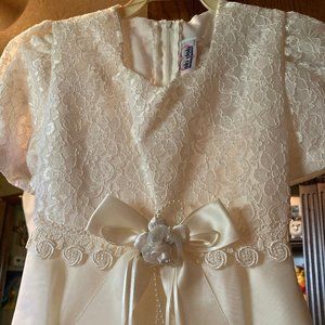 OKI DOKI NEW DRESS CREAM WHITE MADE IN USA PRETTY